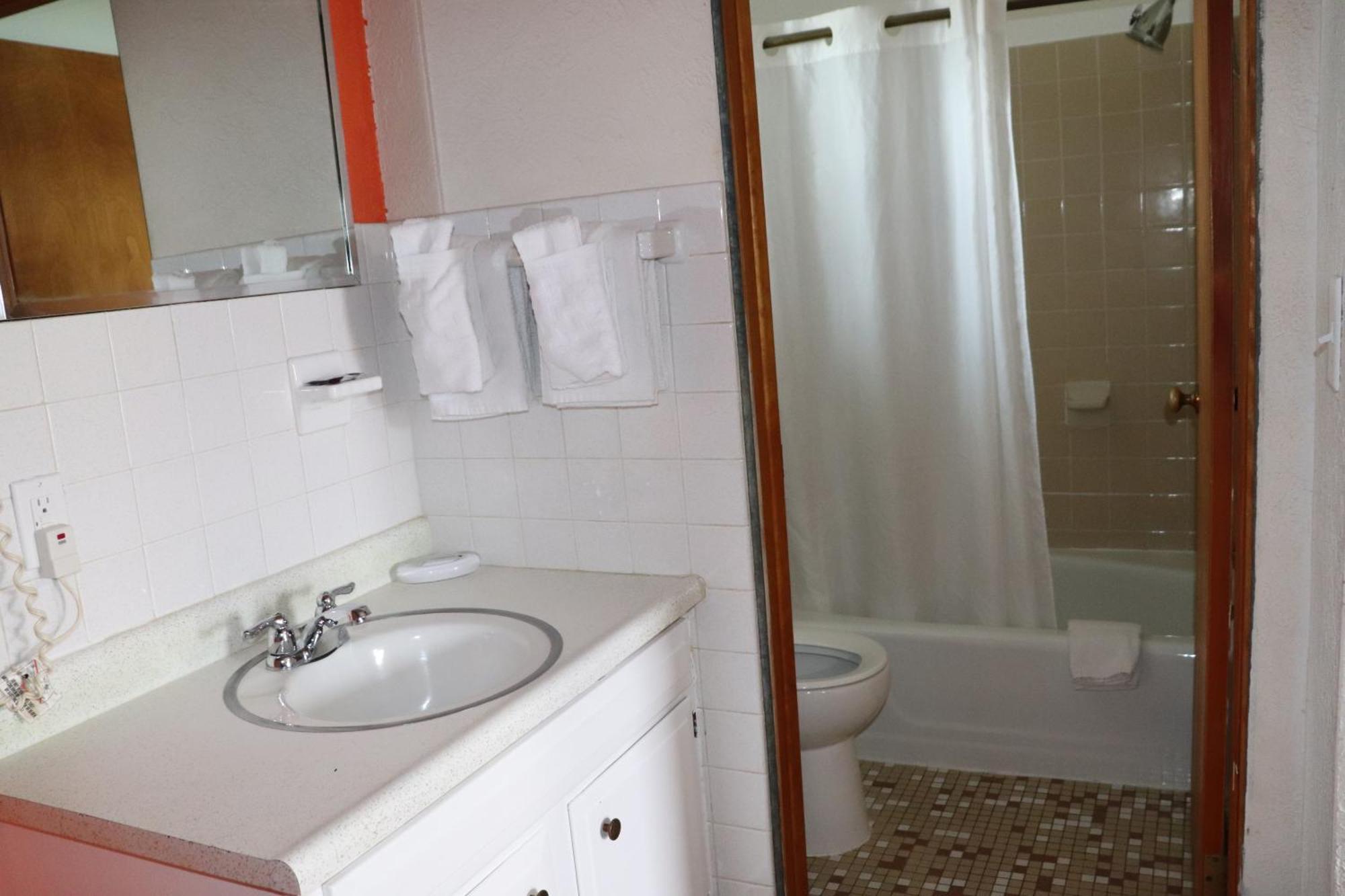 Best Nights Inn - Sparta Bagian luar foto